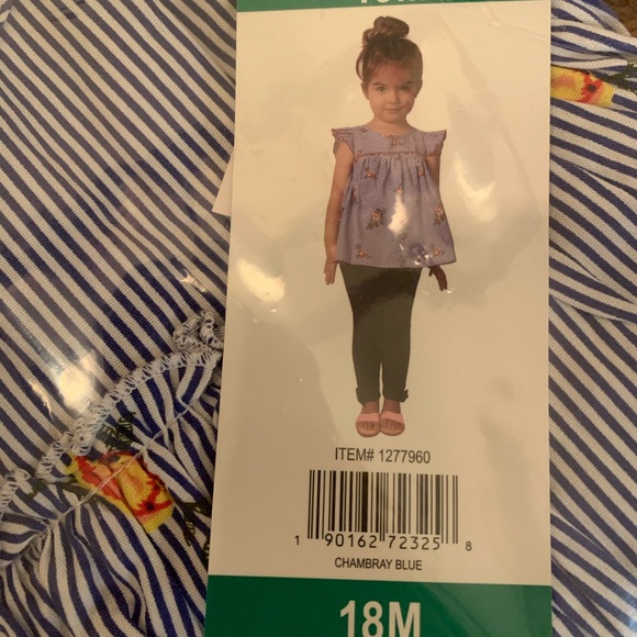 **LAST ONE** BCBGirls Top and Jean Legging Outfit - Picture 4 of 4